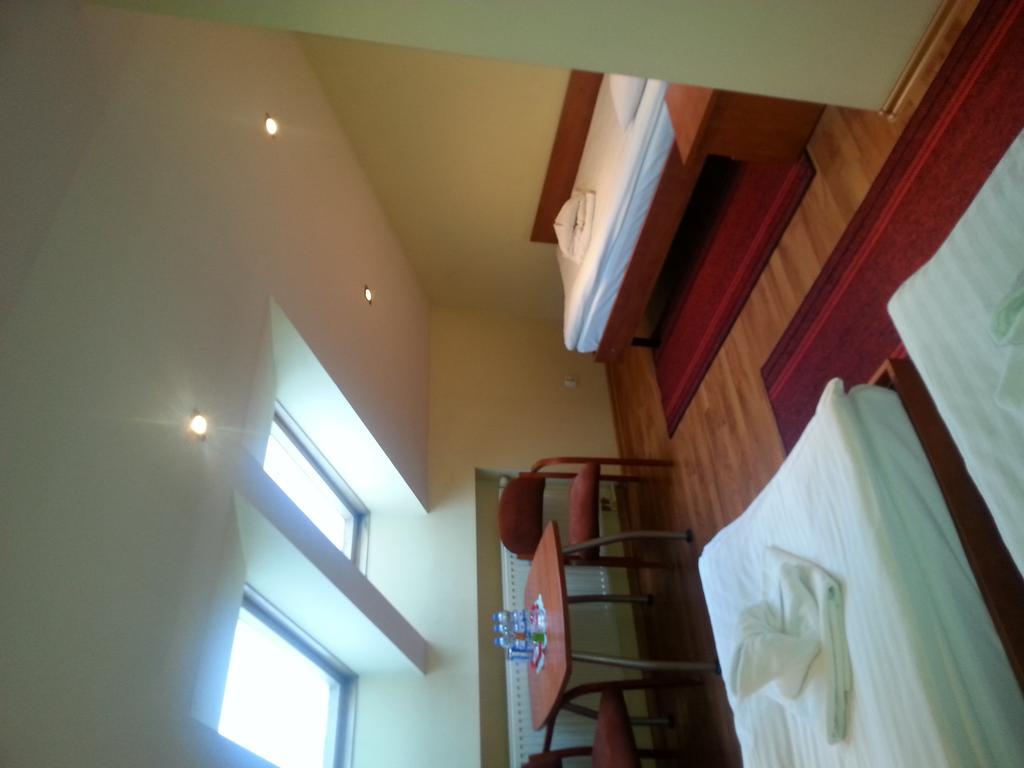 קטוביץ Hotel Restauracja Kinga מראה חיצוני תמונה