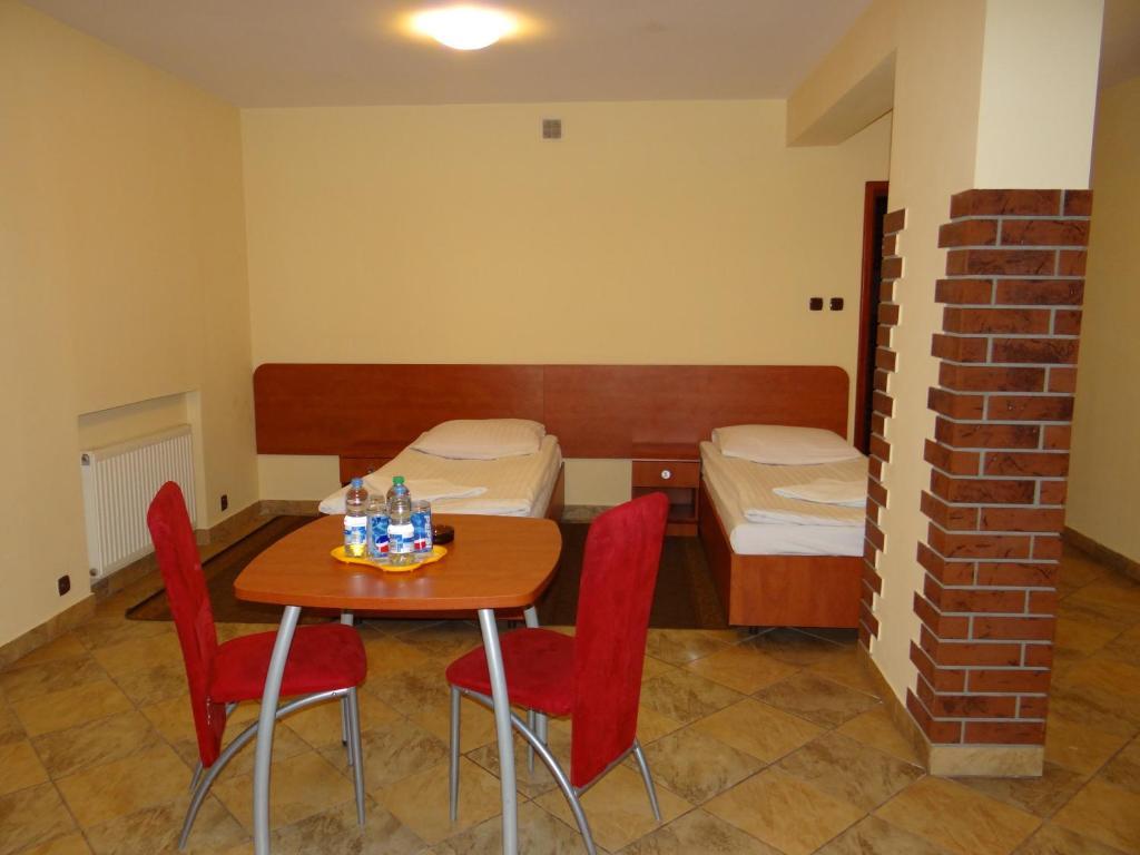 קטוביץ Hotel Restauracja Kinga חדר תמונה