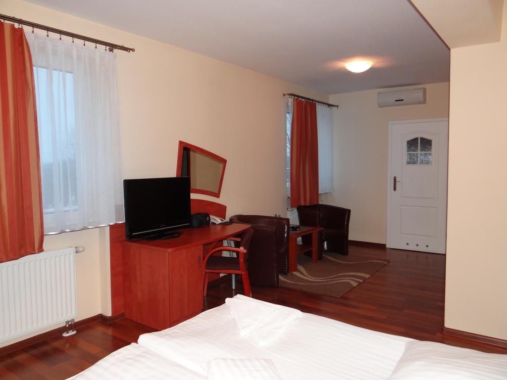 קטוביץ Hotel Restauracja Kinga חדר תמונה