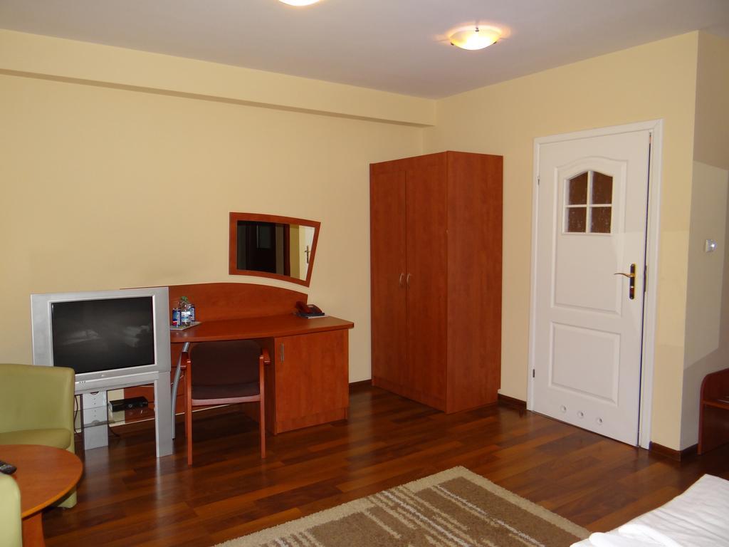 קטוביץ Hotel Restauracja Kinga חדר תמונה