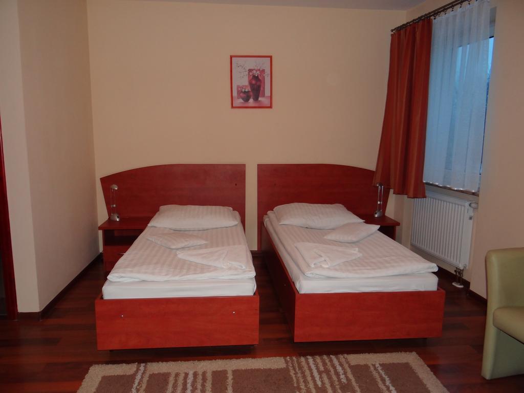 קטוביץ Hotel Restauracja Kinga חדר תמונה