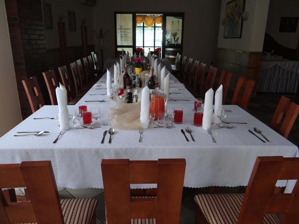 קטוביץ Hotel Restauracja Kinga מראה חיצוני תמונה