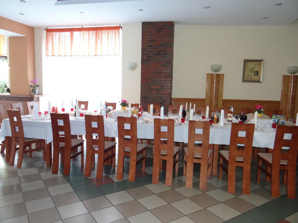 קטוביץ Hotel Restauracja Kinga מראה חיצוני תמונה