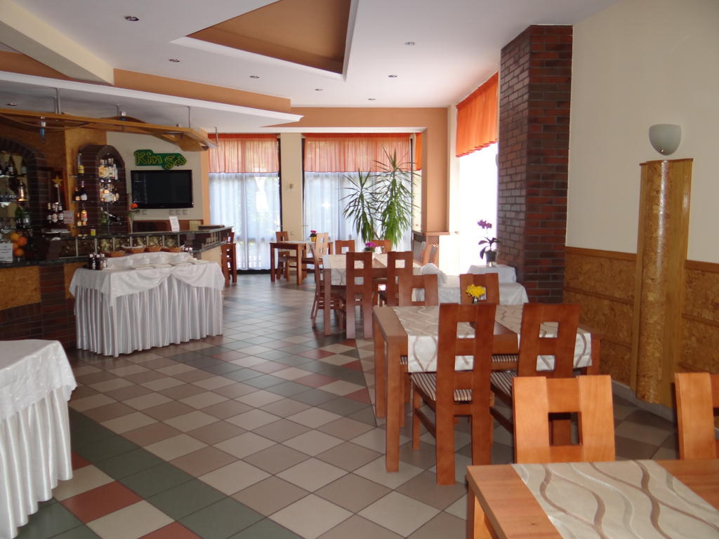 קטוביץ Hotel Restauracja Kinga מראה חיצוני תמונה