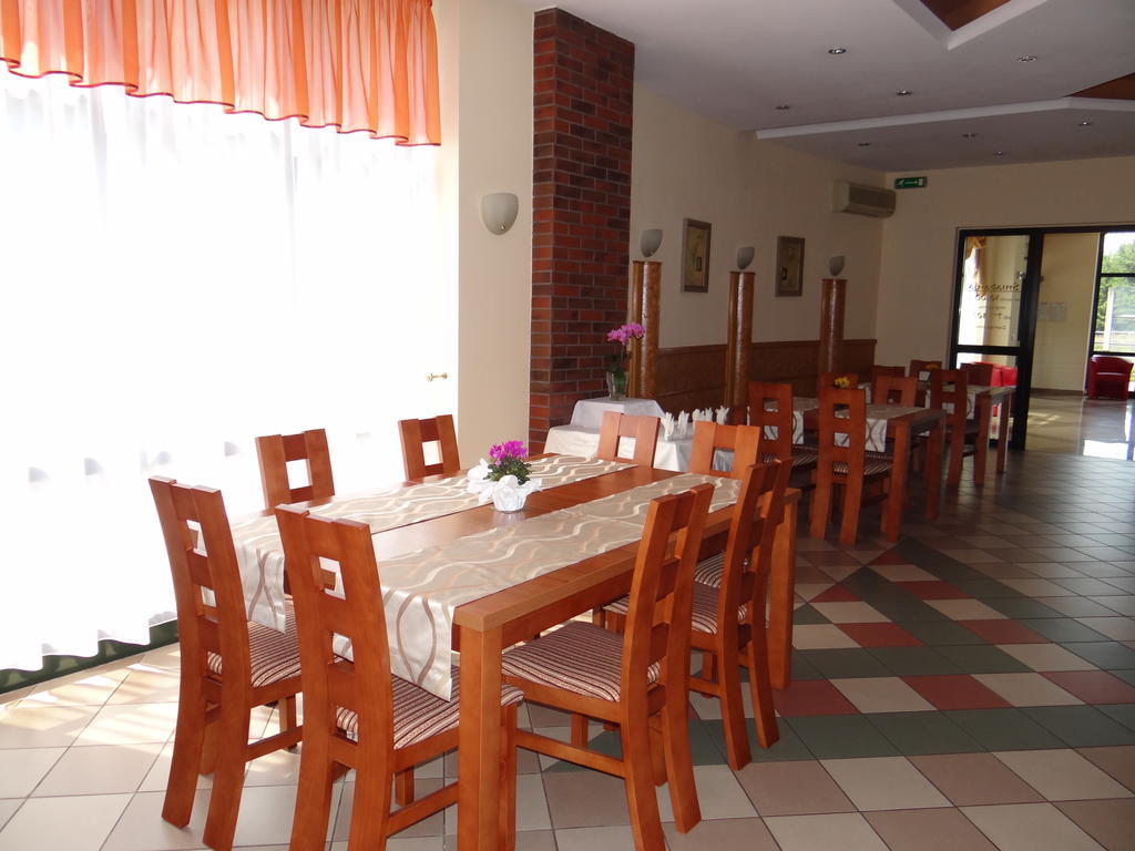קטוביץ Hotel Restauracja Kinga מראה חיצוני תמונה