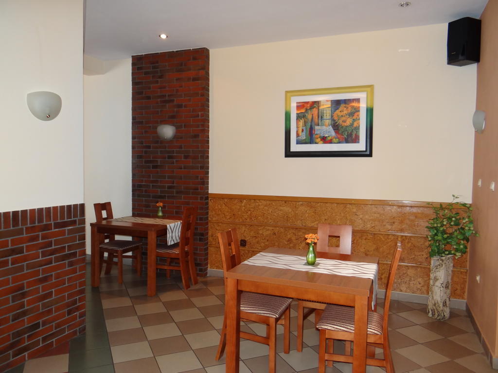 קטוביץ Hotel Restauracja Kinga מראה חיצוני תמונה